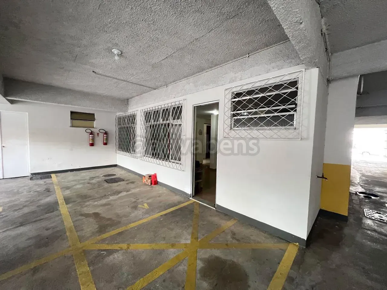 Unfurnished apartment with a separate kitchen and 1 bedroom — photo 15