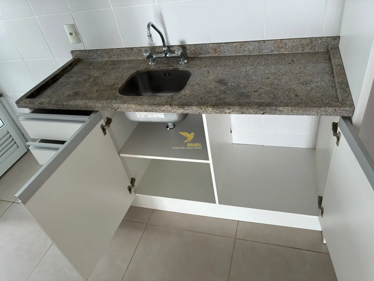 3-bedroom apartment, 1 with its own bathroom, 97 m² — photo 19