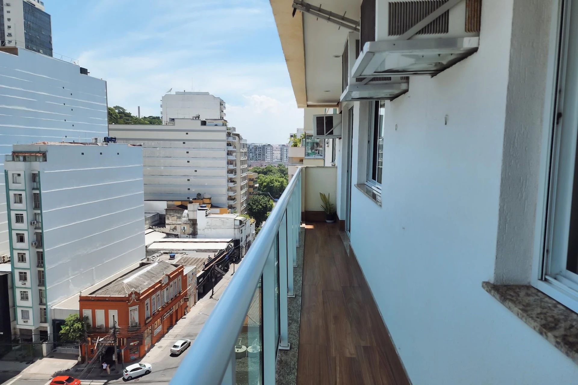 3-bedroom apartment with an ensuite suite and 2 parking — photo 46