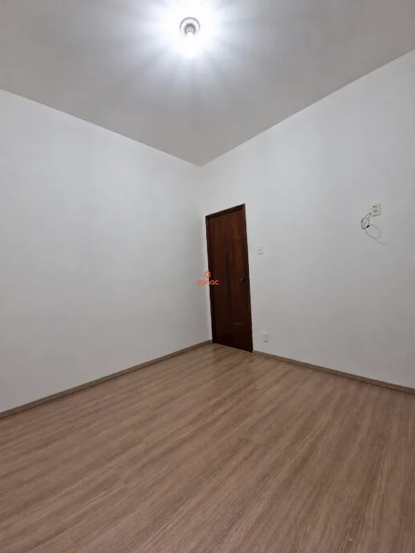 Apartment on the 1st floor with wood or laminate floors — photo 12