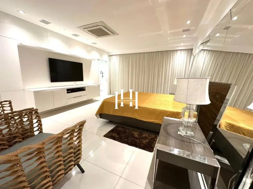 Furnished house with 7 bedrooms, 5 en-suites, 750 m² — photo 13