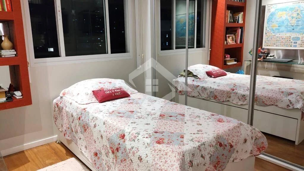 Рабочее место и 3 спальни: квартира 110 м² — photo 18