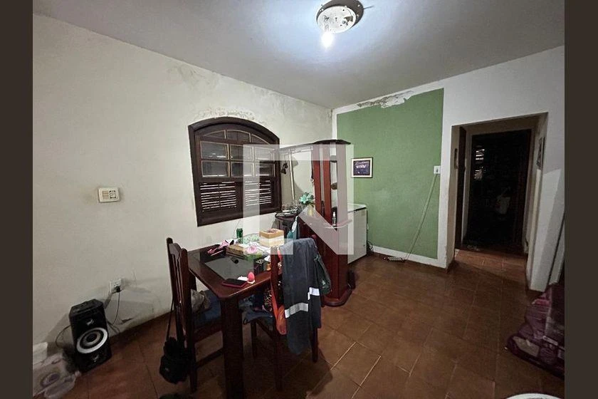 Furnished 3-bedroom house with desk workspace — photo 16