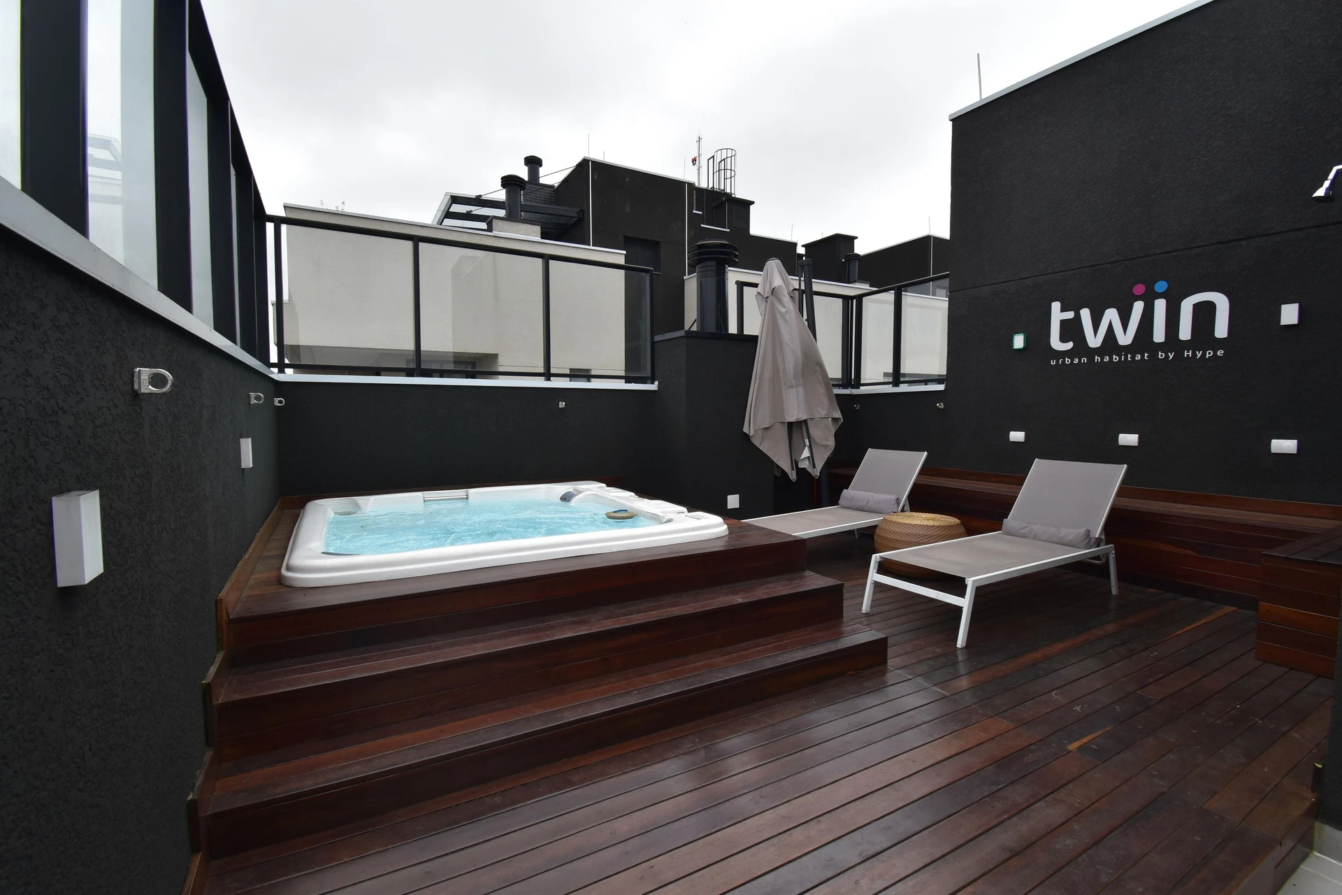 One-bedroom apartment with a washing machine in Curitiba