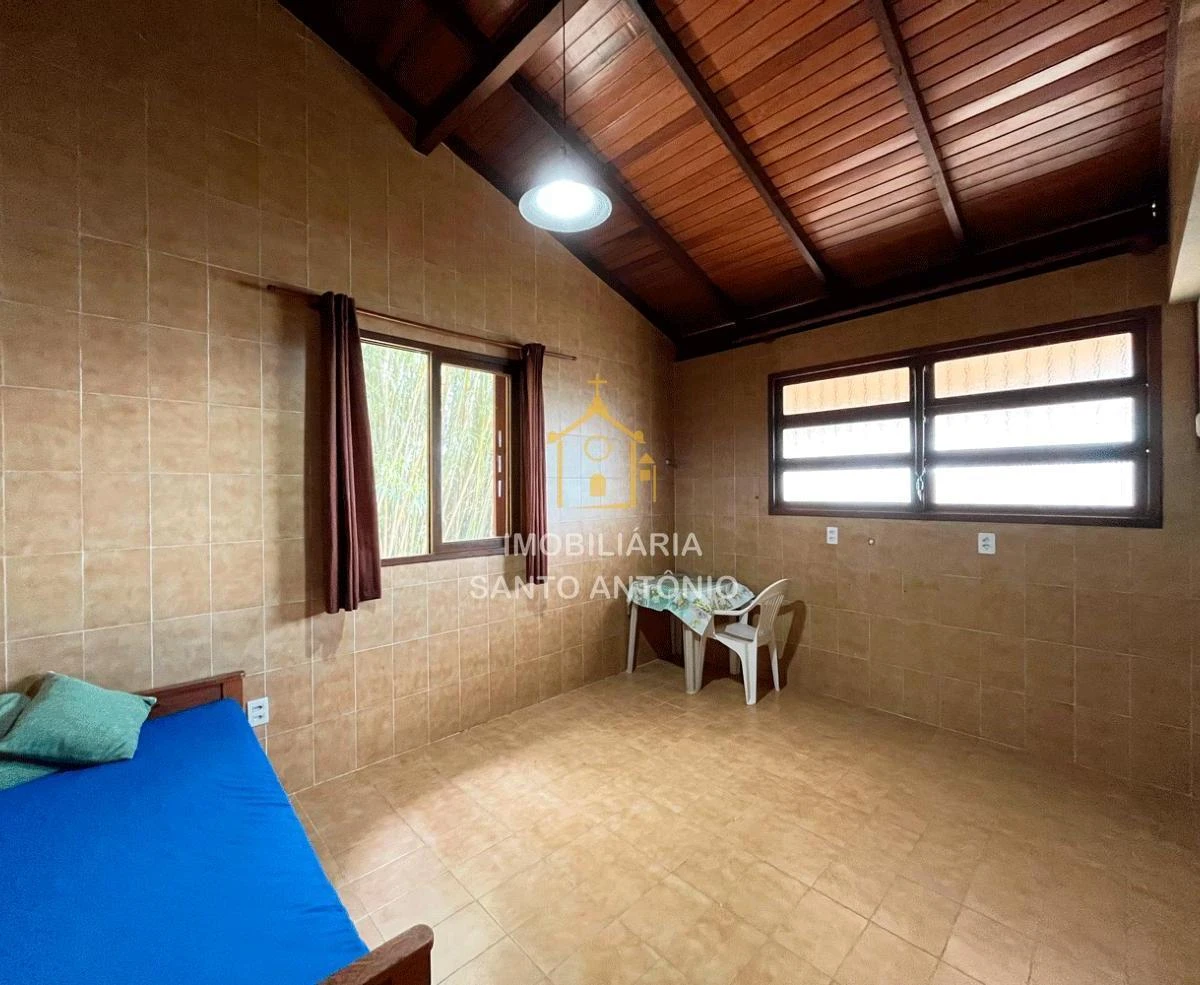 3-bedroom house with a water view in Florianópolis — photo 19