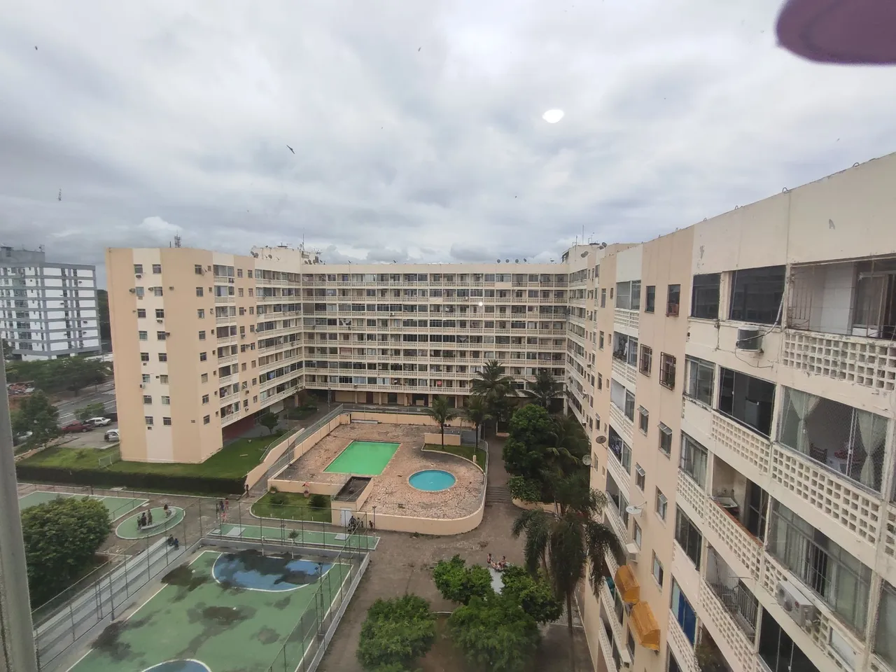 2-bedroom apartment with pool and 24h concierge