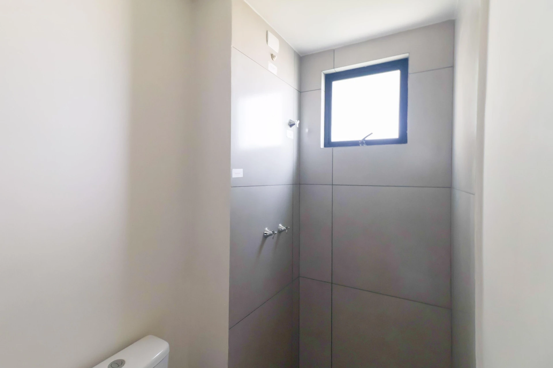 3-bedroom apartment with a park view in Curitiba — photo 26