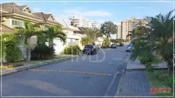 Furnished house with 4 bedrooms and 5 bathrooms, 300 m² — photo 16