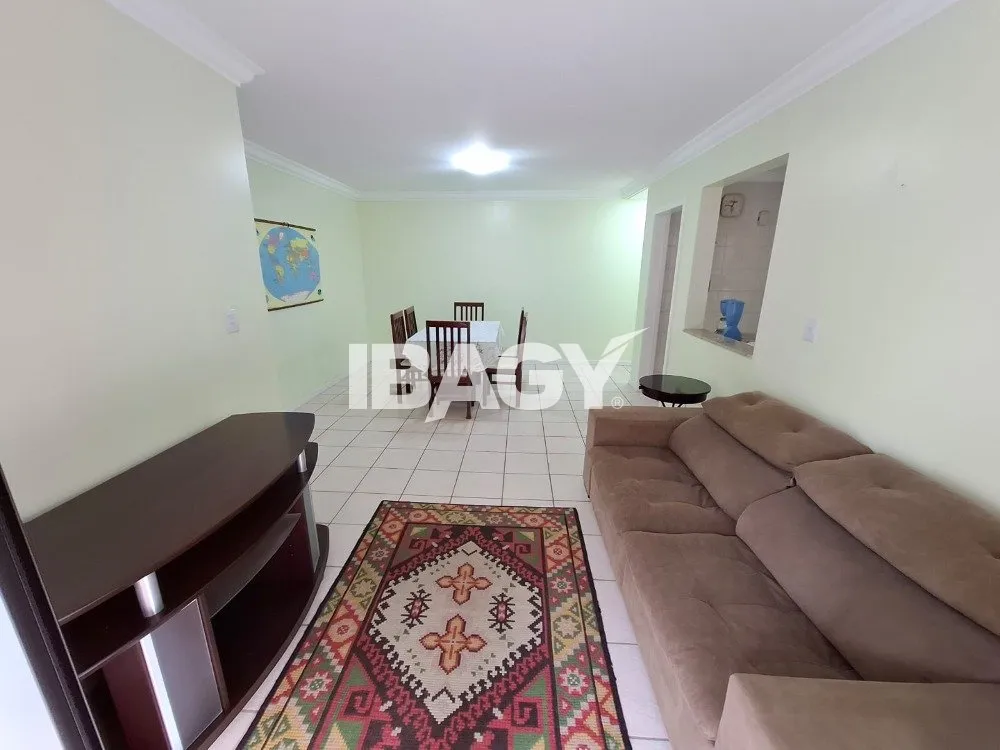 Apartamento amueblado de 3 dormitorios con balcón y parrilla — photo 12
