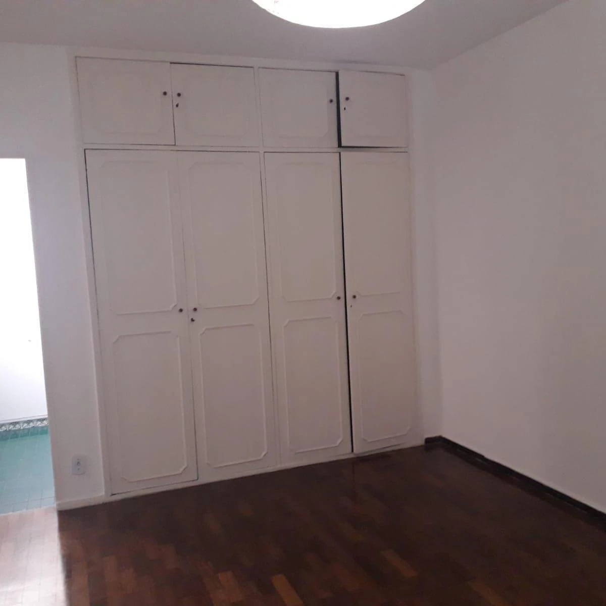 Linear penthouse with 4 bedrooms and 2 parking spots — photo 43