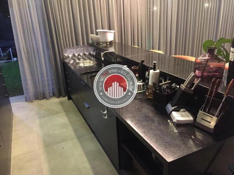 Ванна та 6 спалень: будинок 525 м² — photo 19