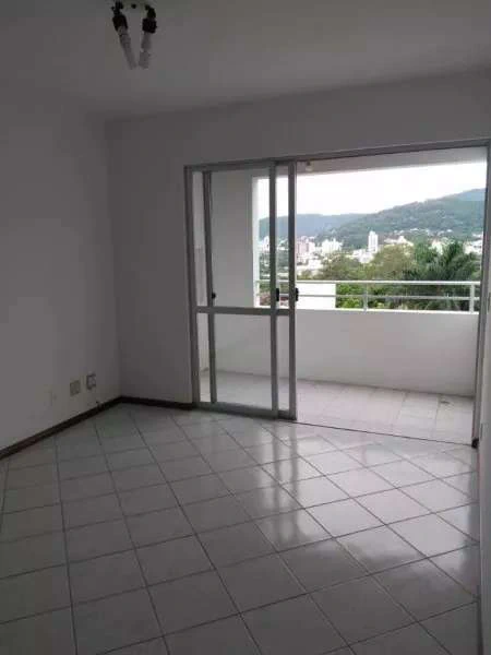 Unfurnished apartment with 2 bedrooms, 2 baths and parking — photo 2