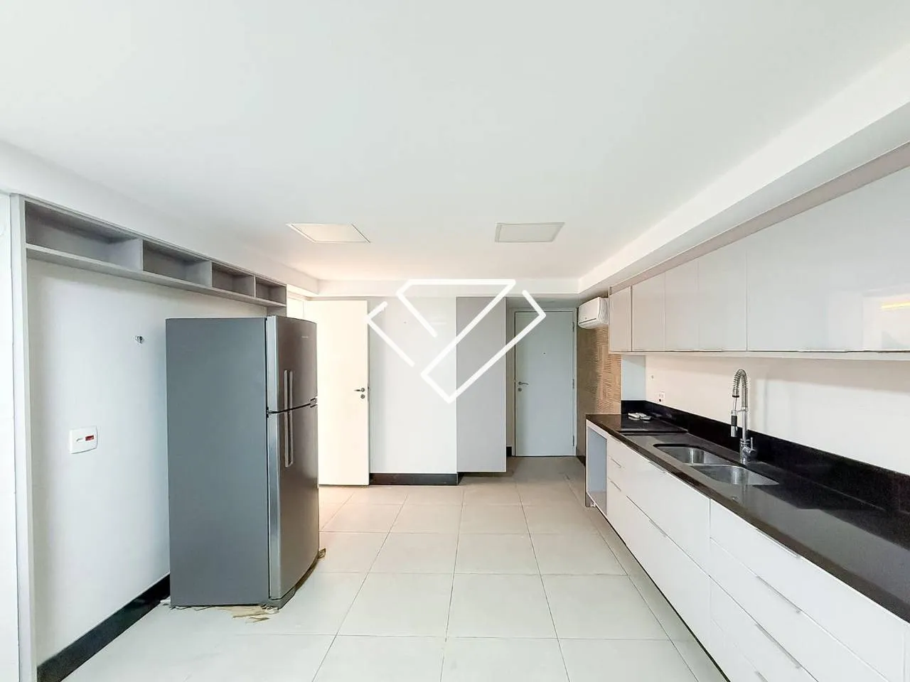 Water view in a 3-bedroom apartment, 660 m² — photo 41