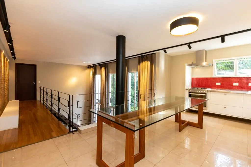Casa industrial sin amueblar con 3 dormitorios y 890 m² — photo 33