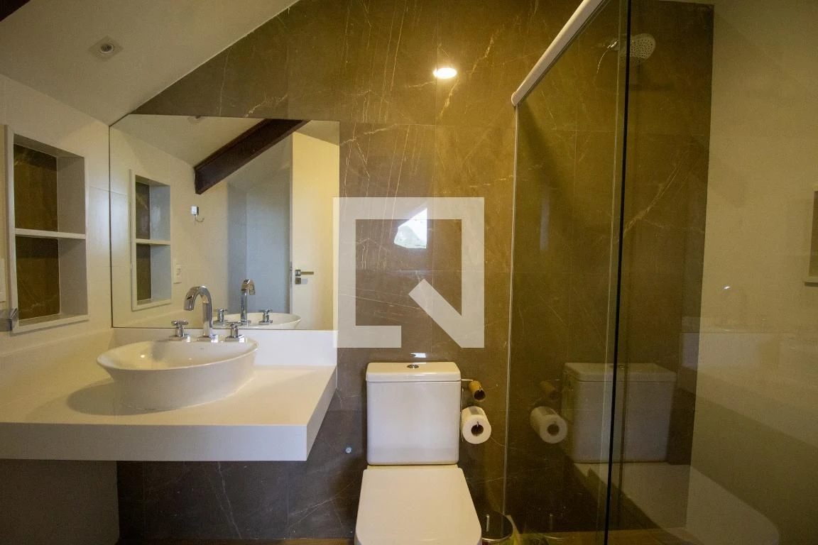 4-bedroom house with a bathtub in Rio de Janeiro — photo 80