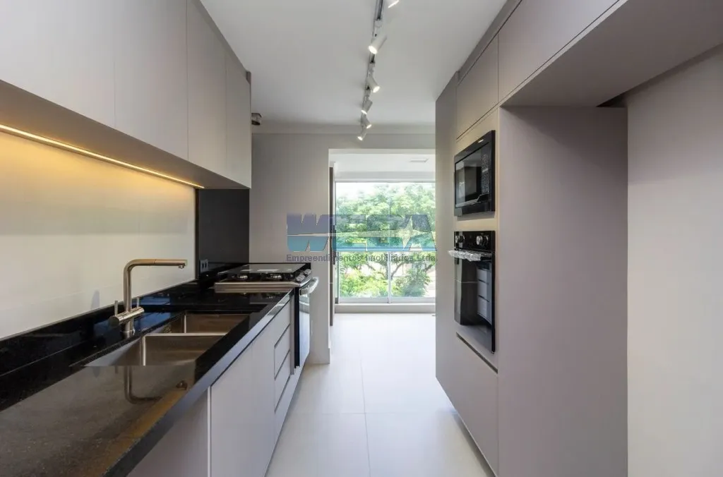 Apartamento com 4 quartos e varanda de vidro fechada — photo 8
