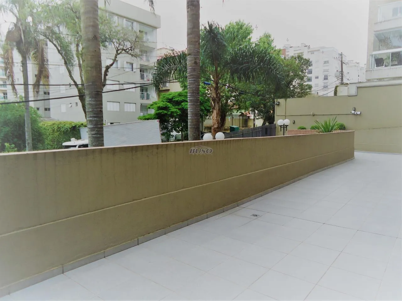 2-bedroom apartment with a grill on the balcony — photo 33