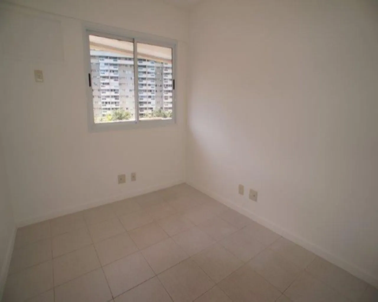 2-bedroom apartment with a mountain view — photo 3