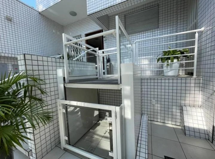 Apartamento mobiliado com cozinha compacta e forno — photo 6