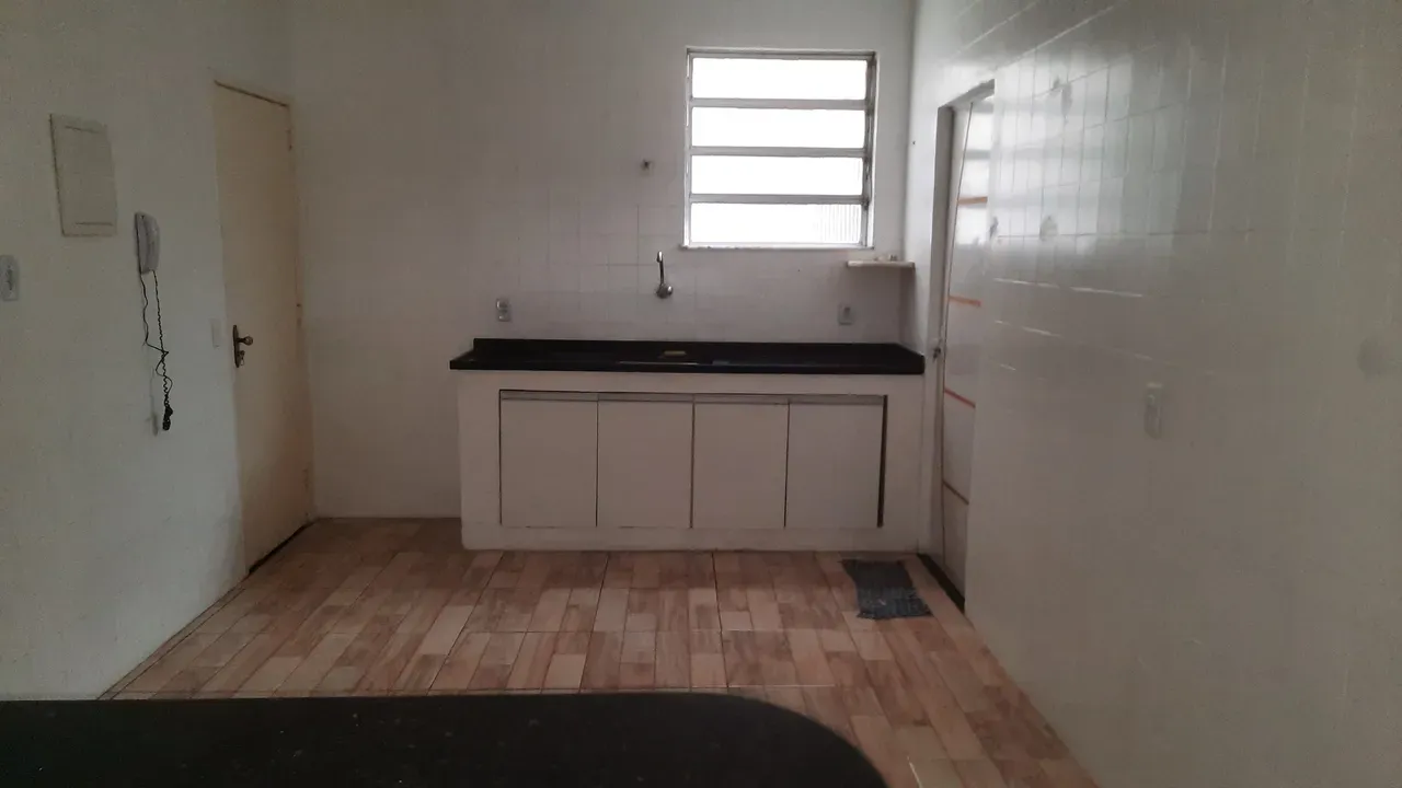 Walk-in closet in a 2-bedroom apartment, 95 m² — photo 2