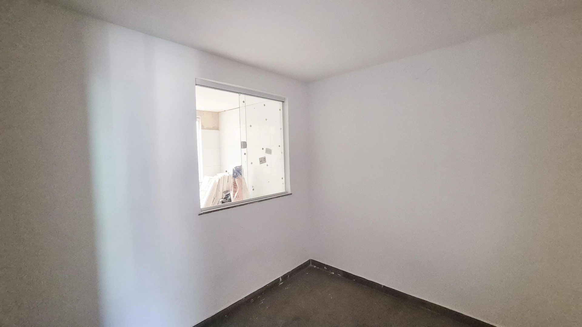 Apartamento com 2 quartos e box de vidro no banheiro — photo 23