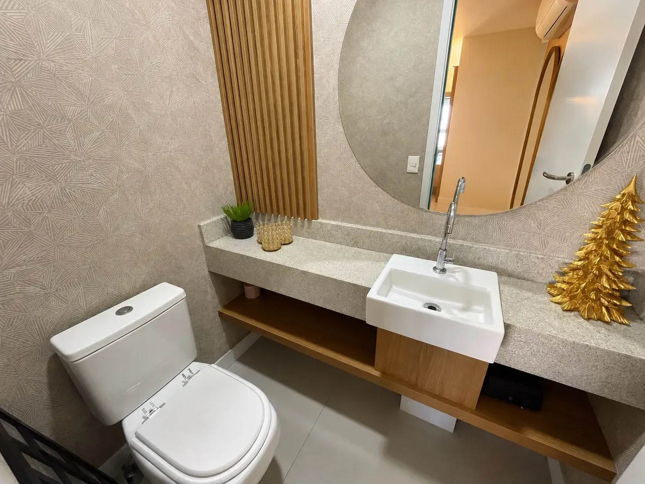 Квартира з 4 спальнями та заскленим балконом — photo 8