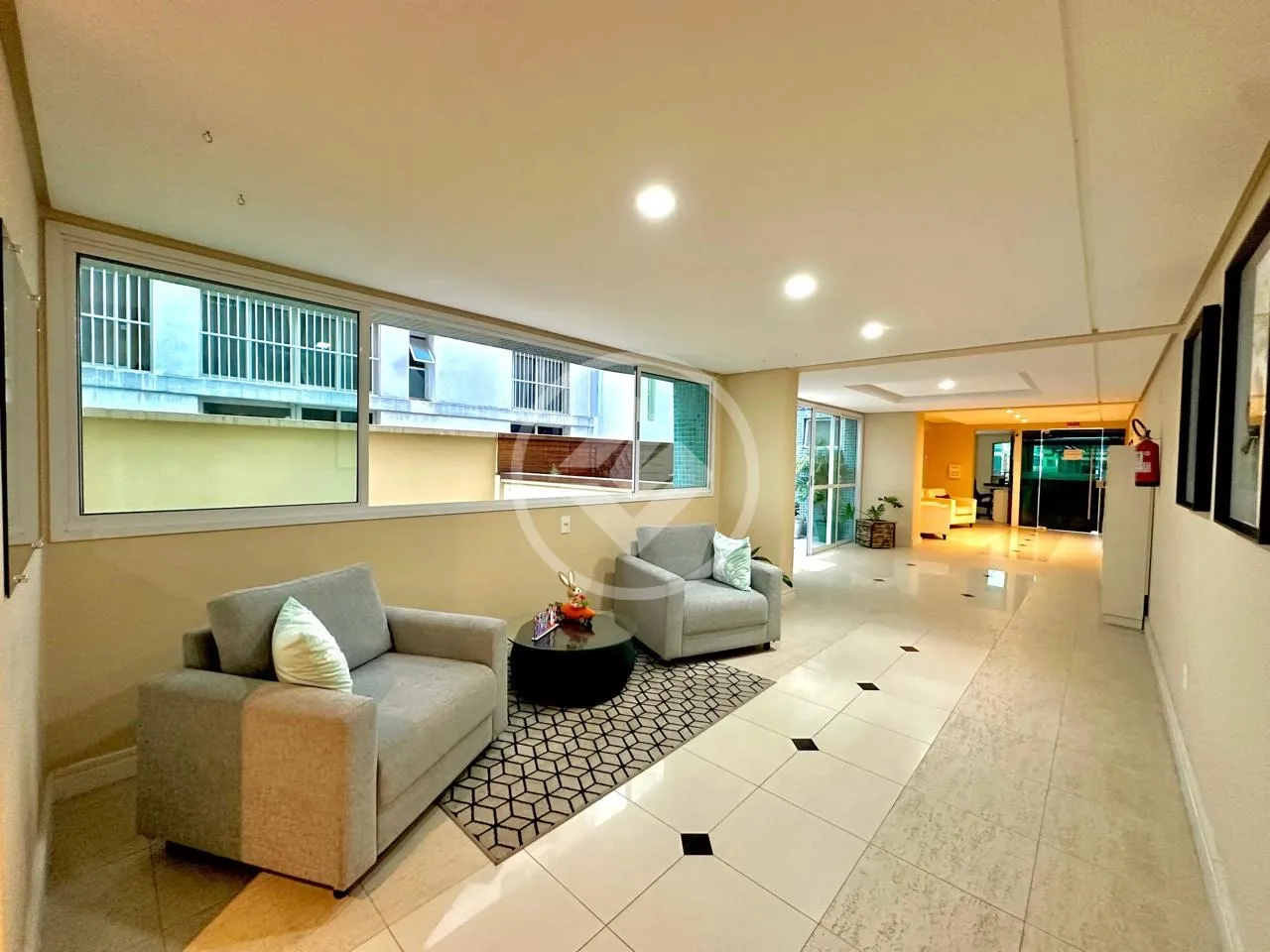 Furnished 1-bedroom apartment with 1 bathroom — photo 10