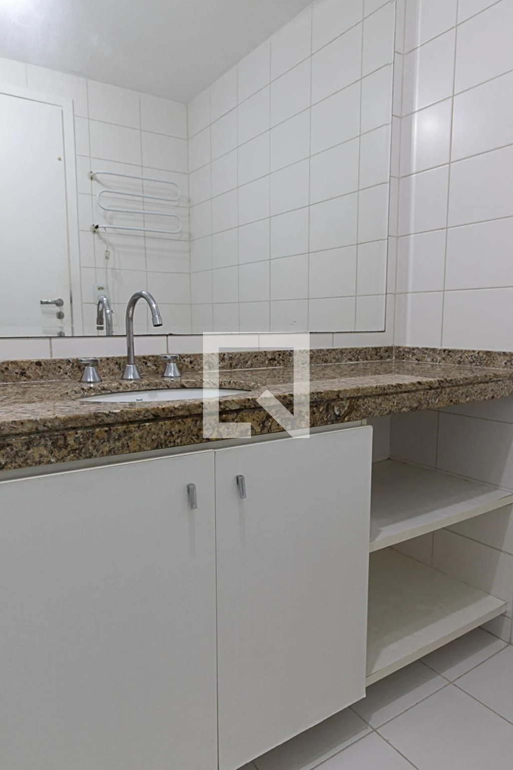 Apartment with 3 bedrooms, balcony and private BBQ — photo 40