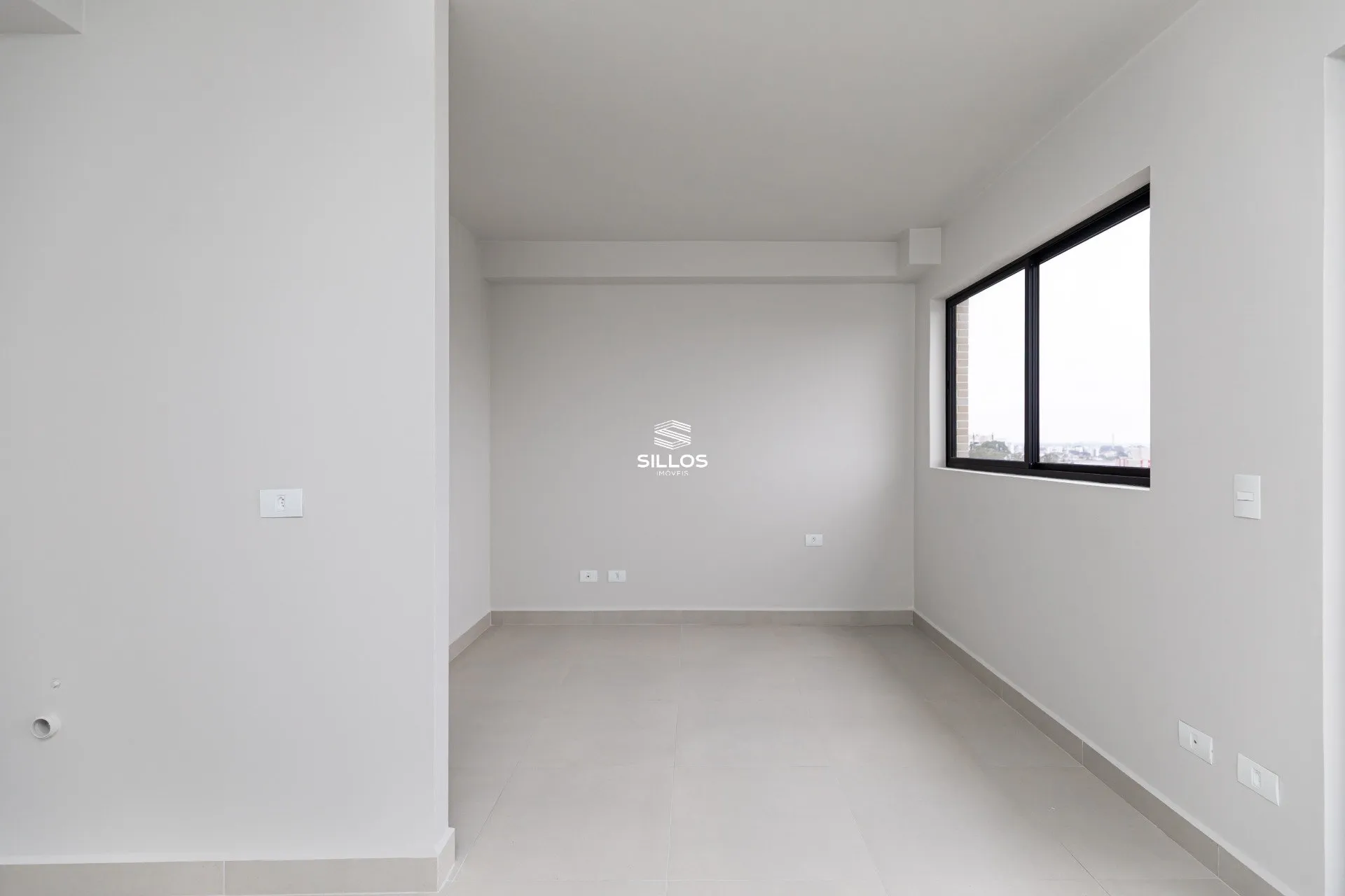 One-bedroom apartment in a building with a gym — photo 5