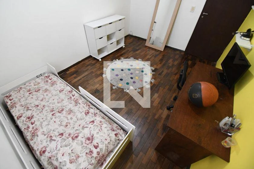 3-bedroom apartment with a bathtub in Curitiba — photo 3