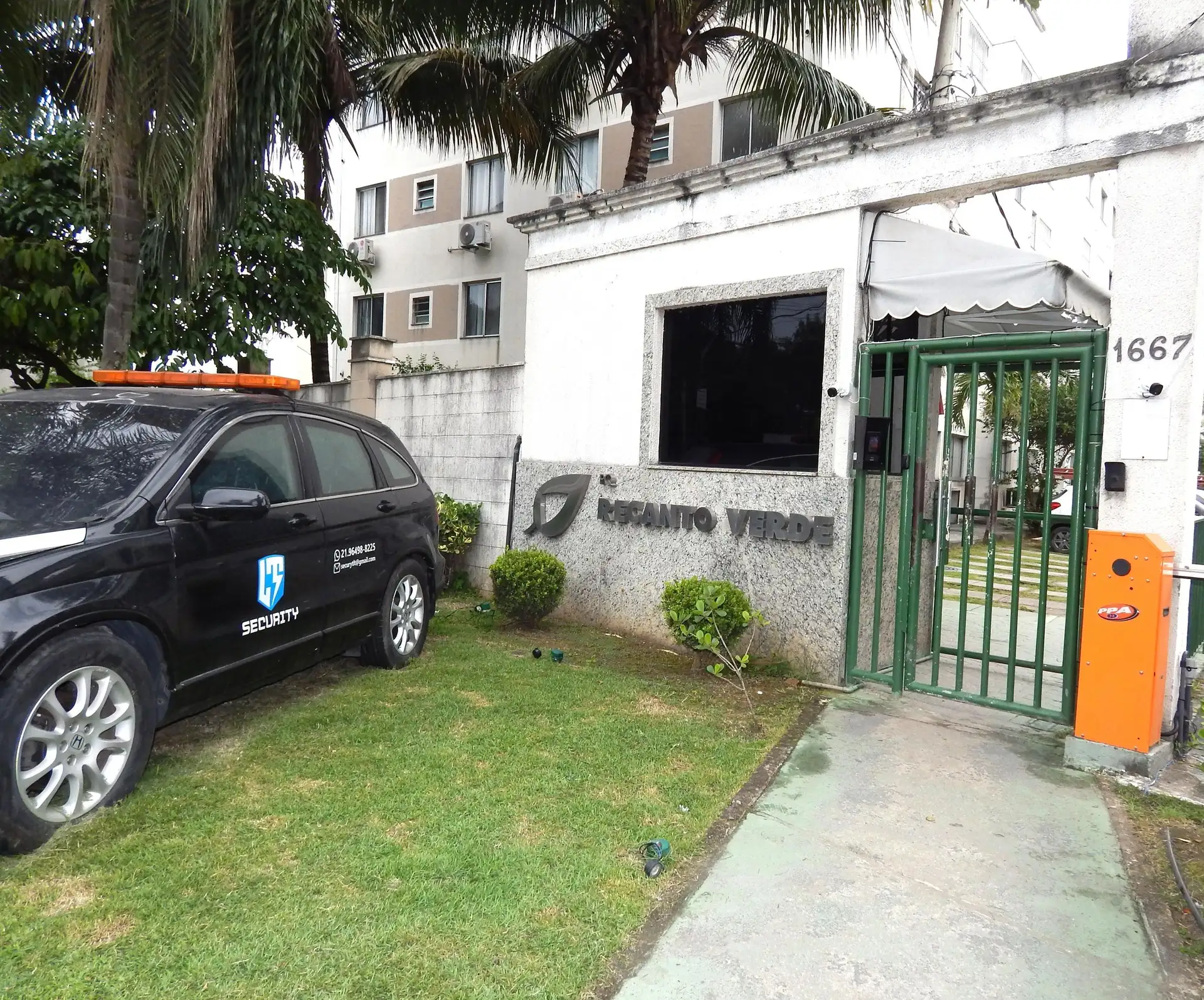 Furnished apartment, 42 m², with a grill on the balcony — photo 38
