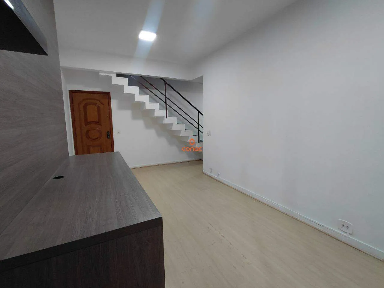Wood or laminate floors in a 2-bedroom apartment, 88 m² — photo 14