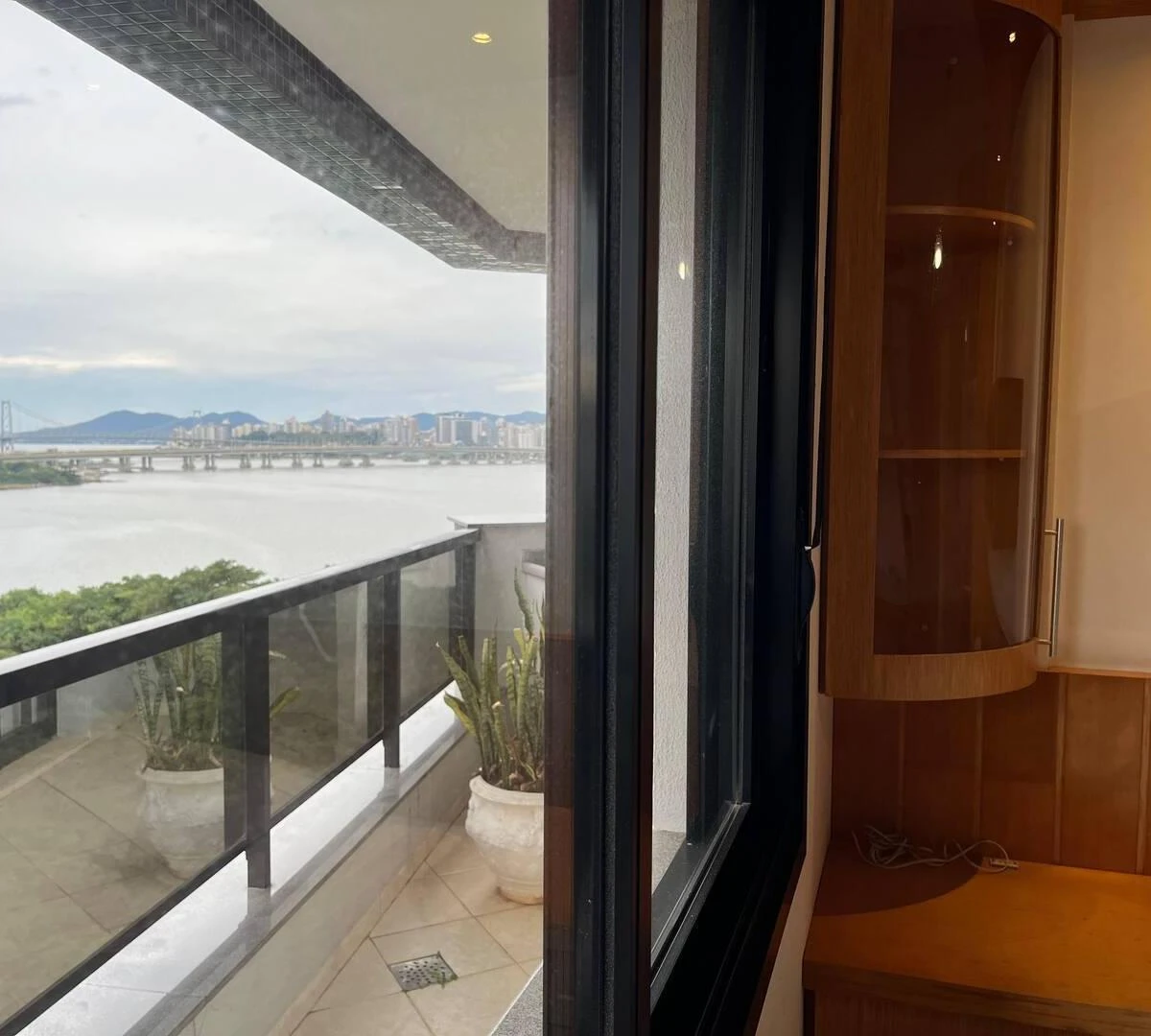 Water view in a 4-bedroom apartment, 138 m² — photo 20