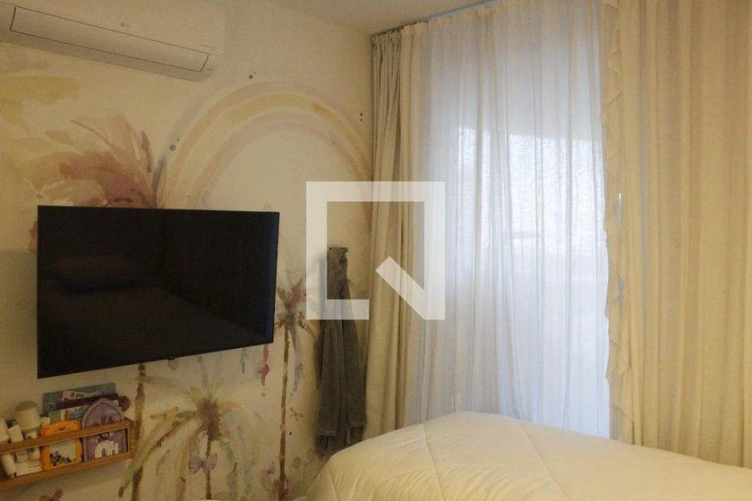 Furnished apartment, 115 m², with a glass-enclosed balcony — photo 19