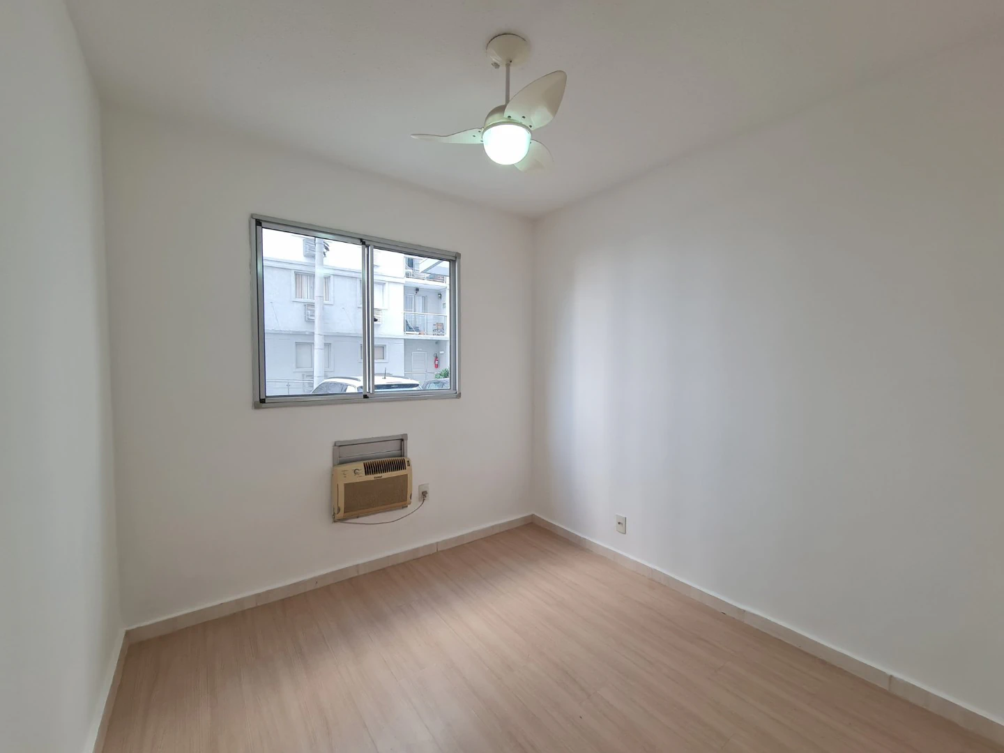 Невмебльована квартира з 2 спальнями 53 м² та приватним BBQ — photo 4