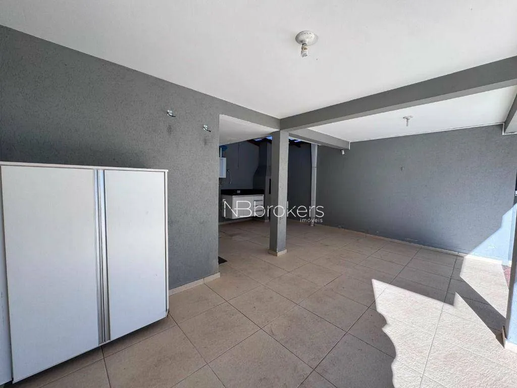 Furnished house, 180 m², with a bathtub — photo 31