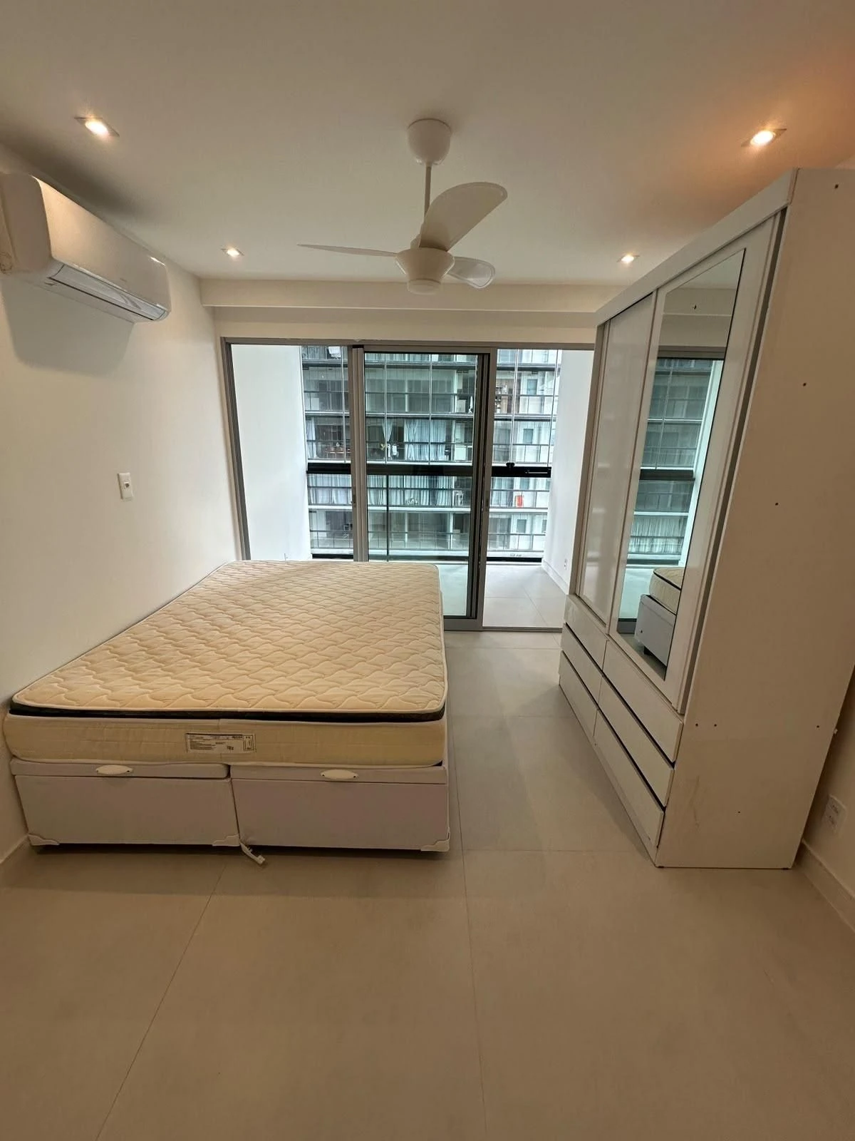 Floor-to-ceiling windows in a 2-bedroom apartment, 84 m² — photo 18