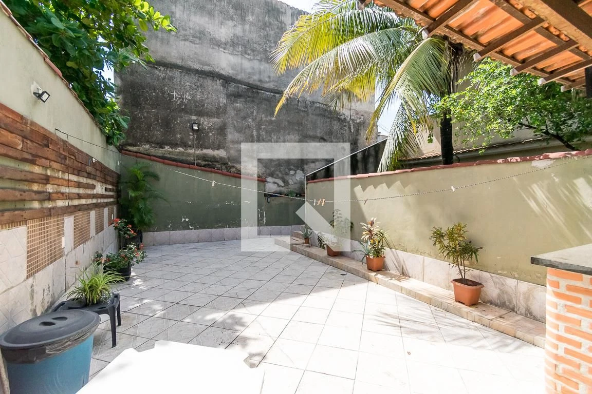 Furnished 227 m² house with a private garden — photo 58