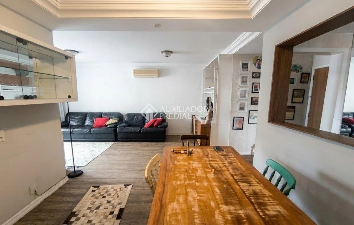 3-bedroom apartment with a washing machine — photo 11