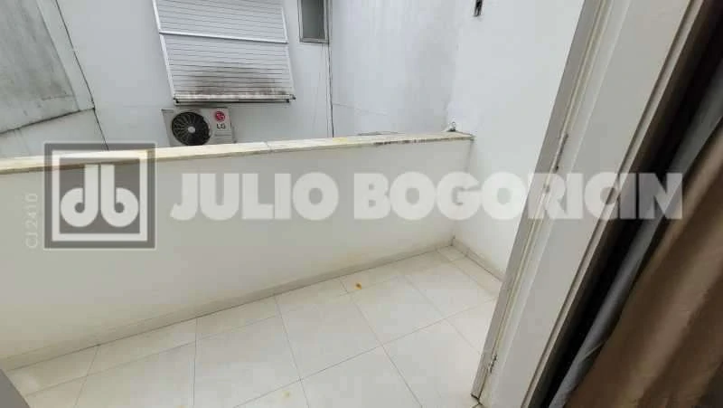 3-bedroom apartment with a suite and a balcony — photo 27