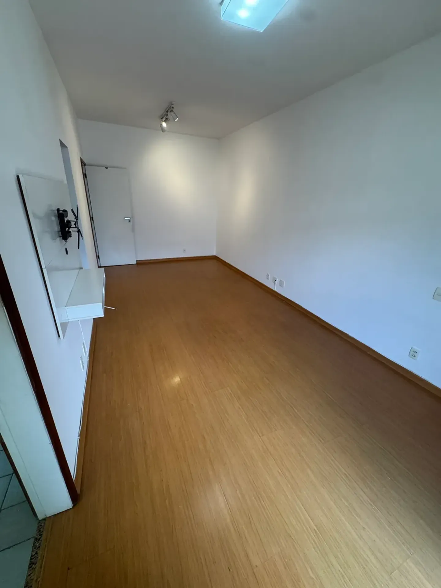 Apartment on the 5th floor with a mountain view — photo 3