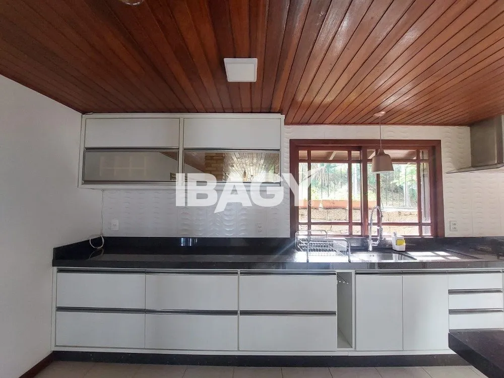 House for rent with 6 bedrooms, 5 suites and 7 bathrooms
