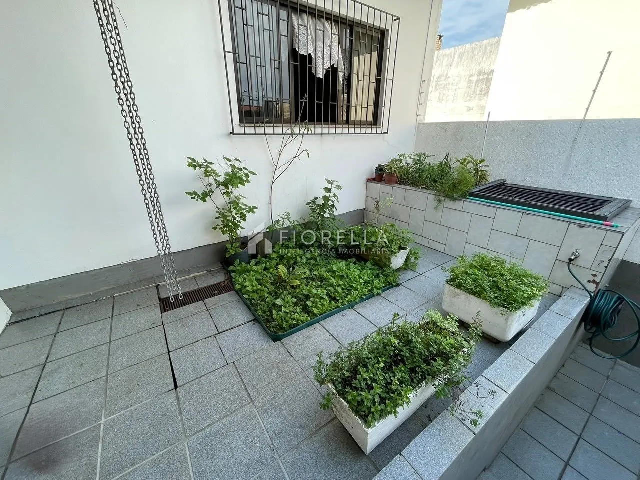 Furnished house, 376 m², with a water view — photo 56