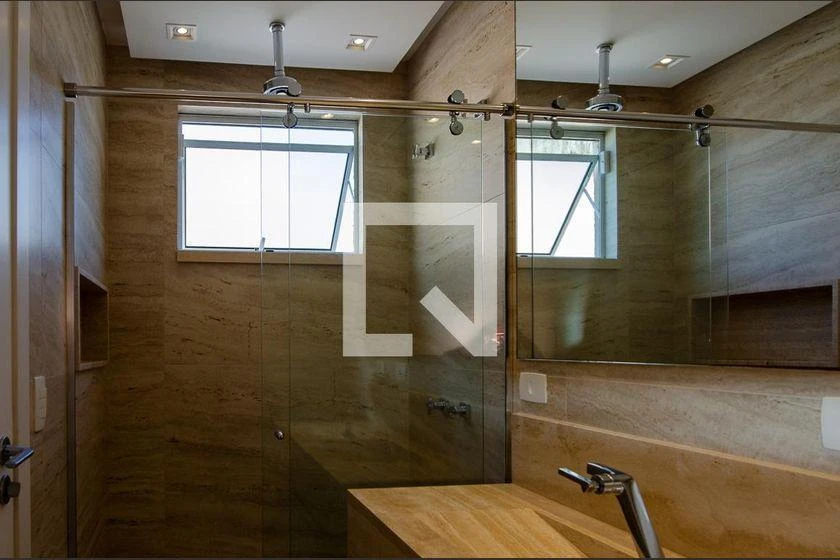 Casa de 4 quartos com 234 m² e 6 banheiros — photo 27