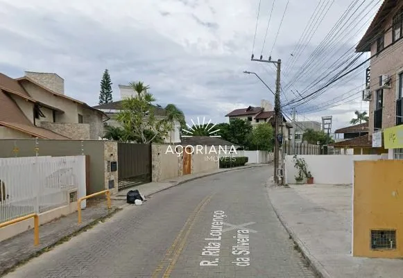 Water view in a 5-bedroom house, 350 m² — photo 3