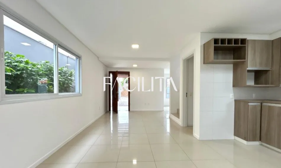 Casa com 3 quartos e cozinha americana com fogão — photo 3