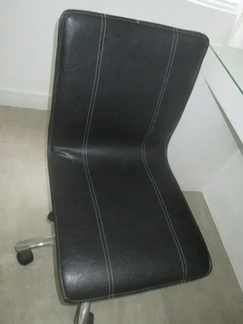 Home office in a one-bedroom apartment, 50 m² — photo 20