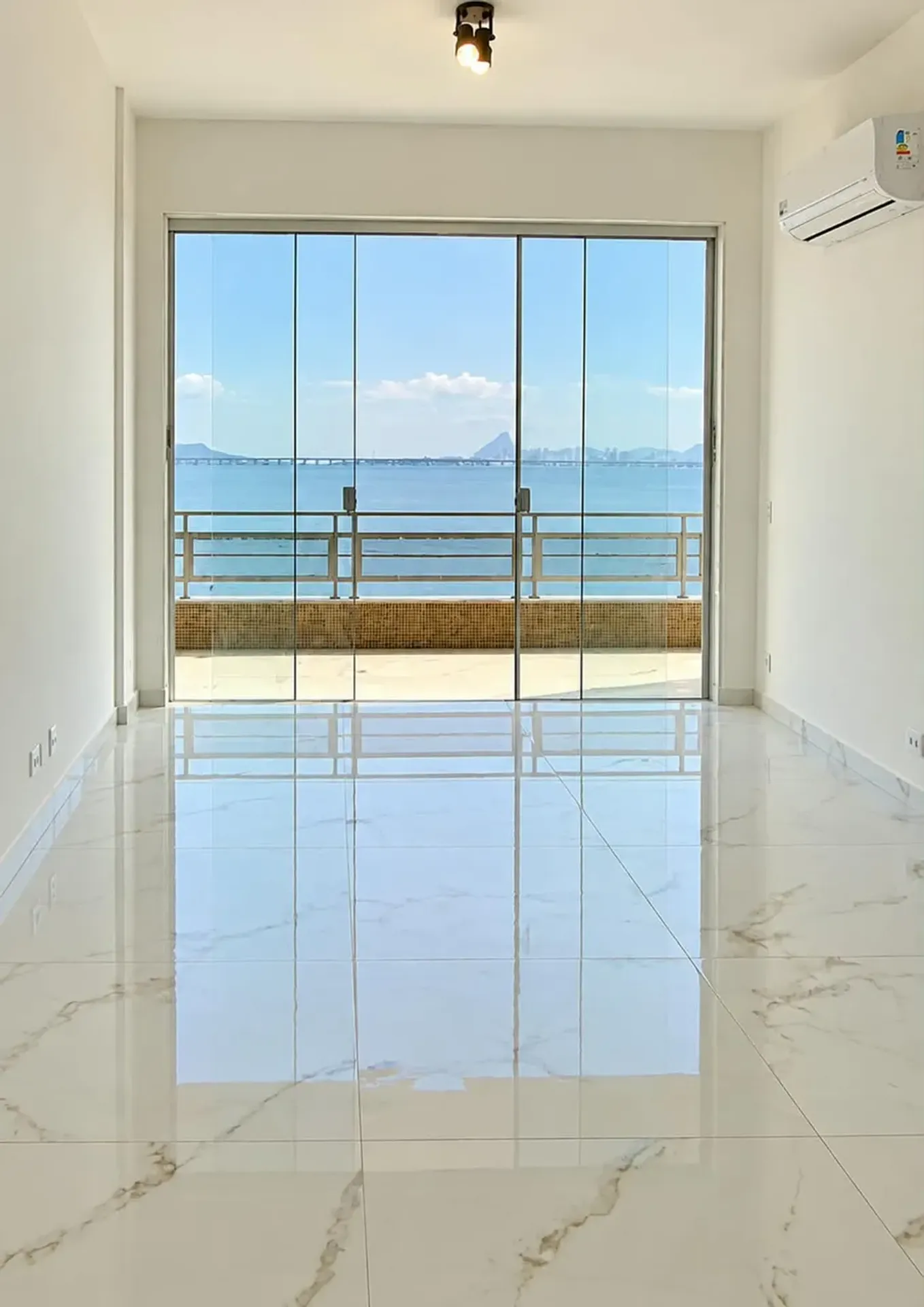 3-bedroom apartment with a water view — photo 3