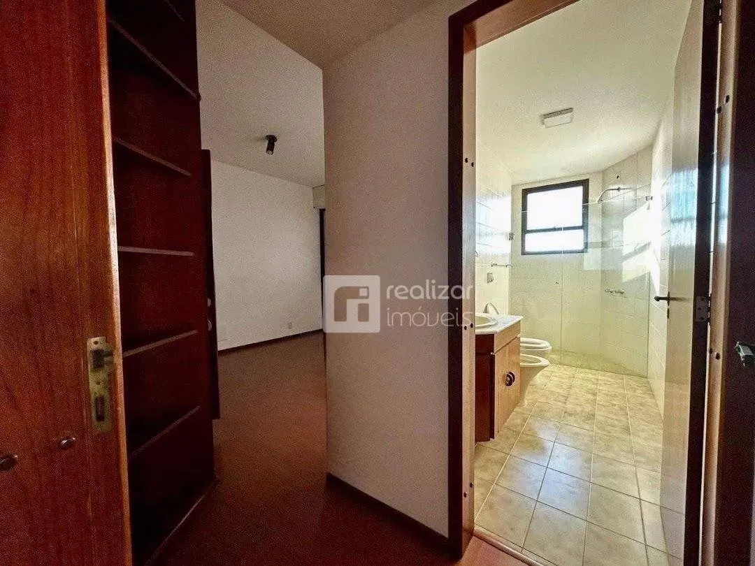 4-bedroom apartment with 3 en-suite baths and 303 m² — photo 41