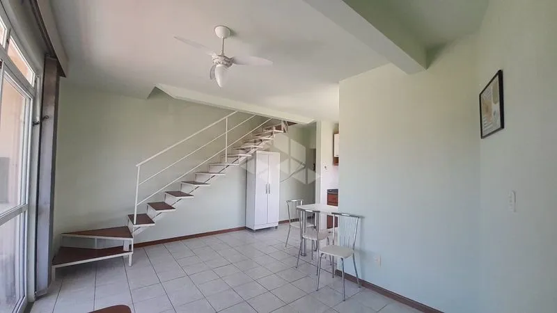 Apartamento de 80 m² con 2 dormitorios y balcón — photo 2